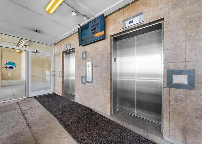 Apartment Crystal Shores West 1007 By Youngs Suncoast